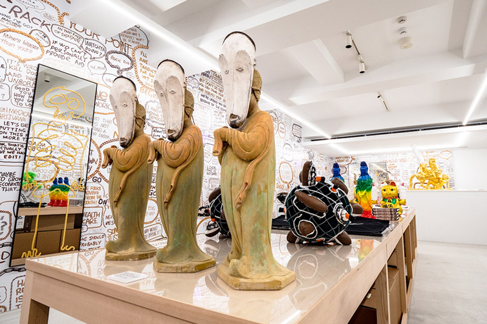 中国のポップアーティスト徐震® の『Xu Zhen Store』展が開催中