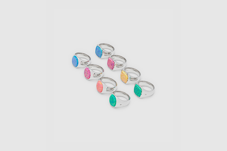 TOMWOODのOpal Ringにキャンディーカラーが登場 | HIGHSNOBIETY.JP