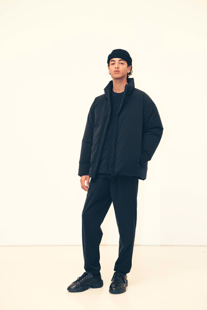 united arrows \u0026 sons ダウンジャケットお色はブラックですか