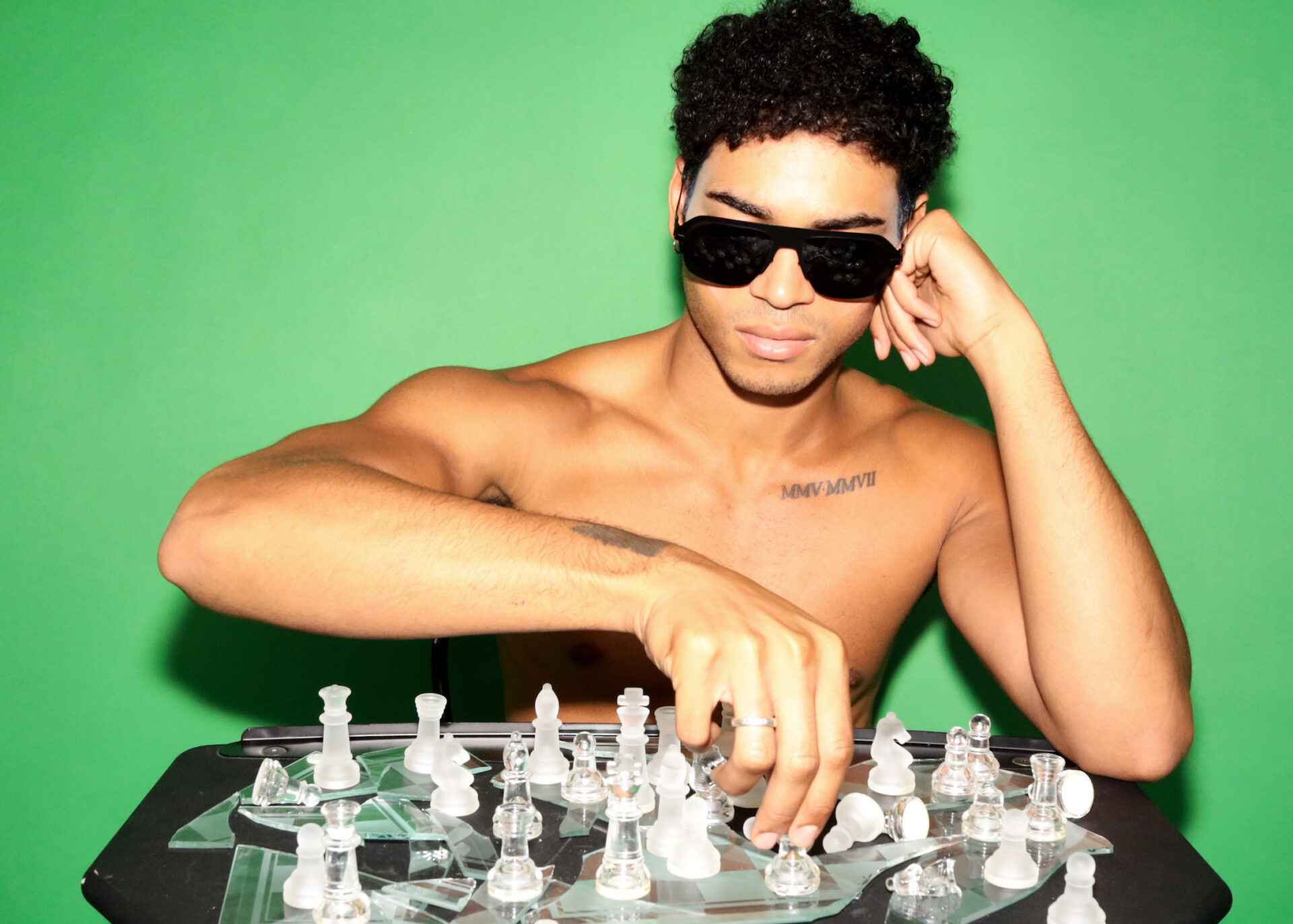 MYKITA×Bernhard Willhelm、ヴェニスビーチスタイルのサングラス発売