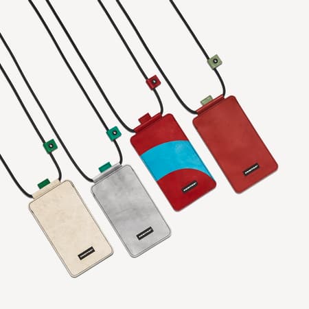 FREITAG、スマホ用ネックポーチ発売 | HIGHSNOBIETY.JP（ハイスノバ 