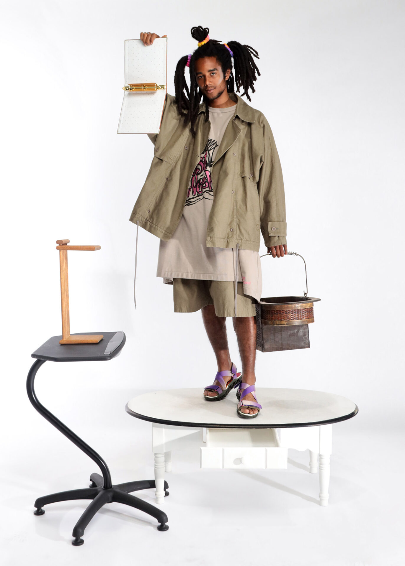 CAMPER、ベルンハルト・ウィルヘルムとのコラボシューズ発売