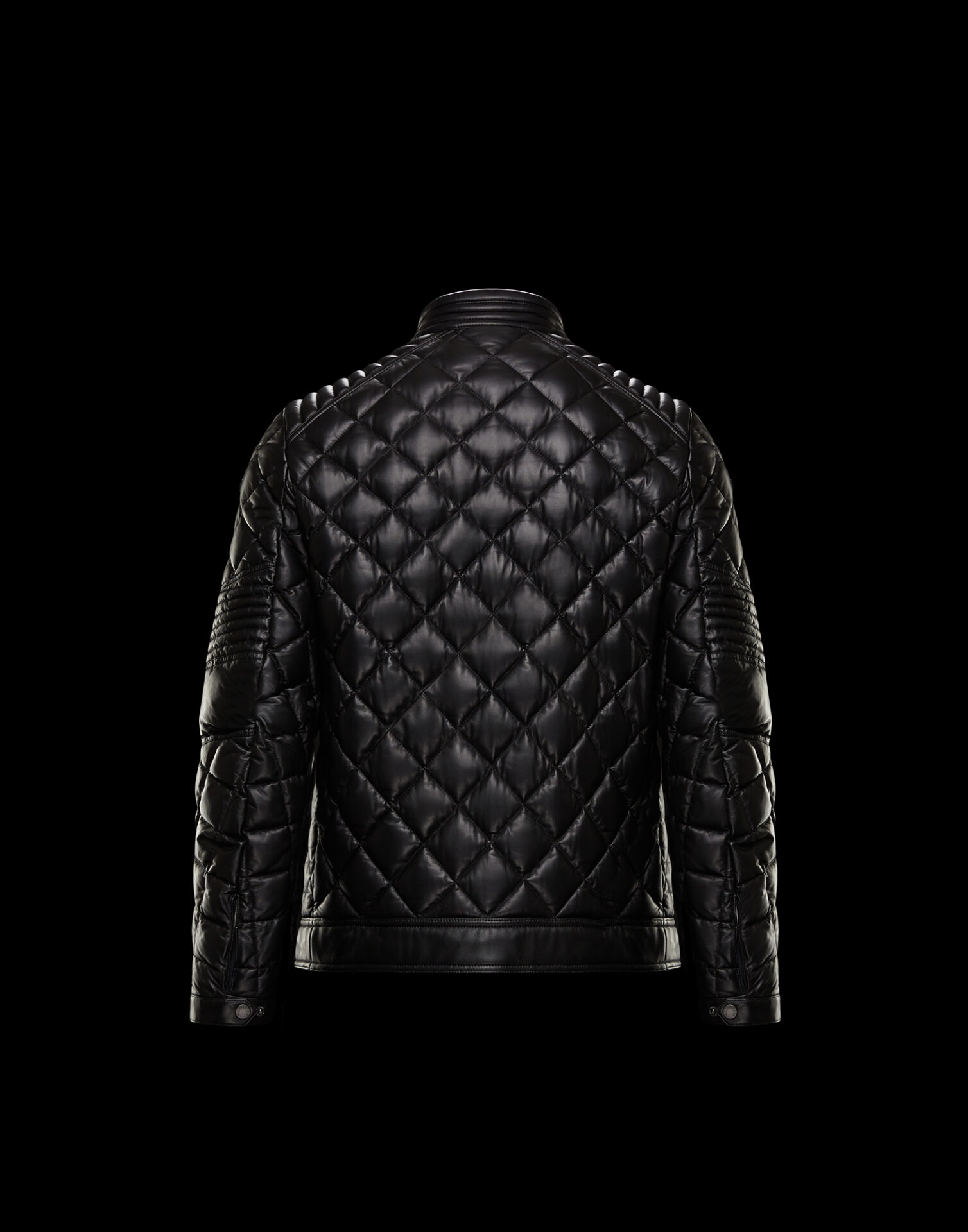 MONCLER定番レザージャケット ナッパレザー用いた日本限定モデル発売