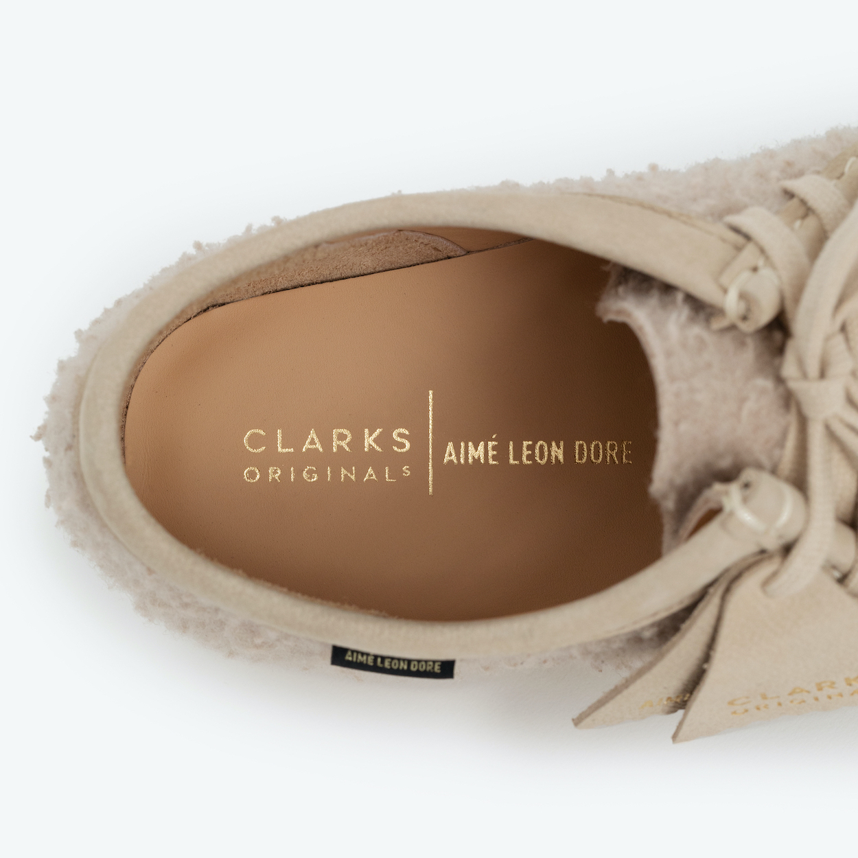 キャンペーンにNas登場 Clarks×Aimé Leon Doreのワラビー発売