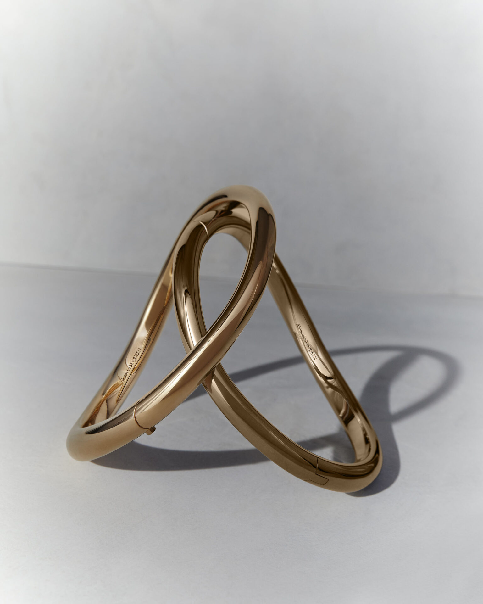 Alexander McQueen、ギフトコレクション発売 メタルスカルアイテムも