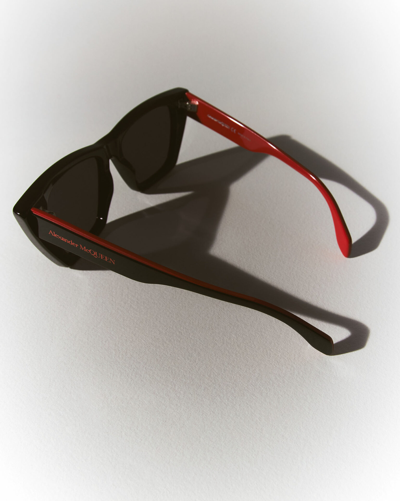 Alexander McQueen、ギフトコレクション発売 メタルスカルアイテムも