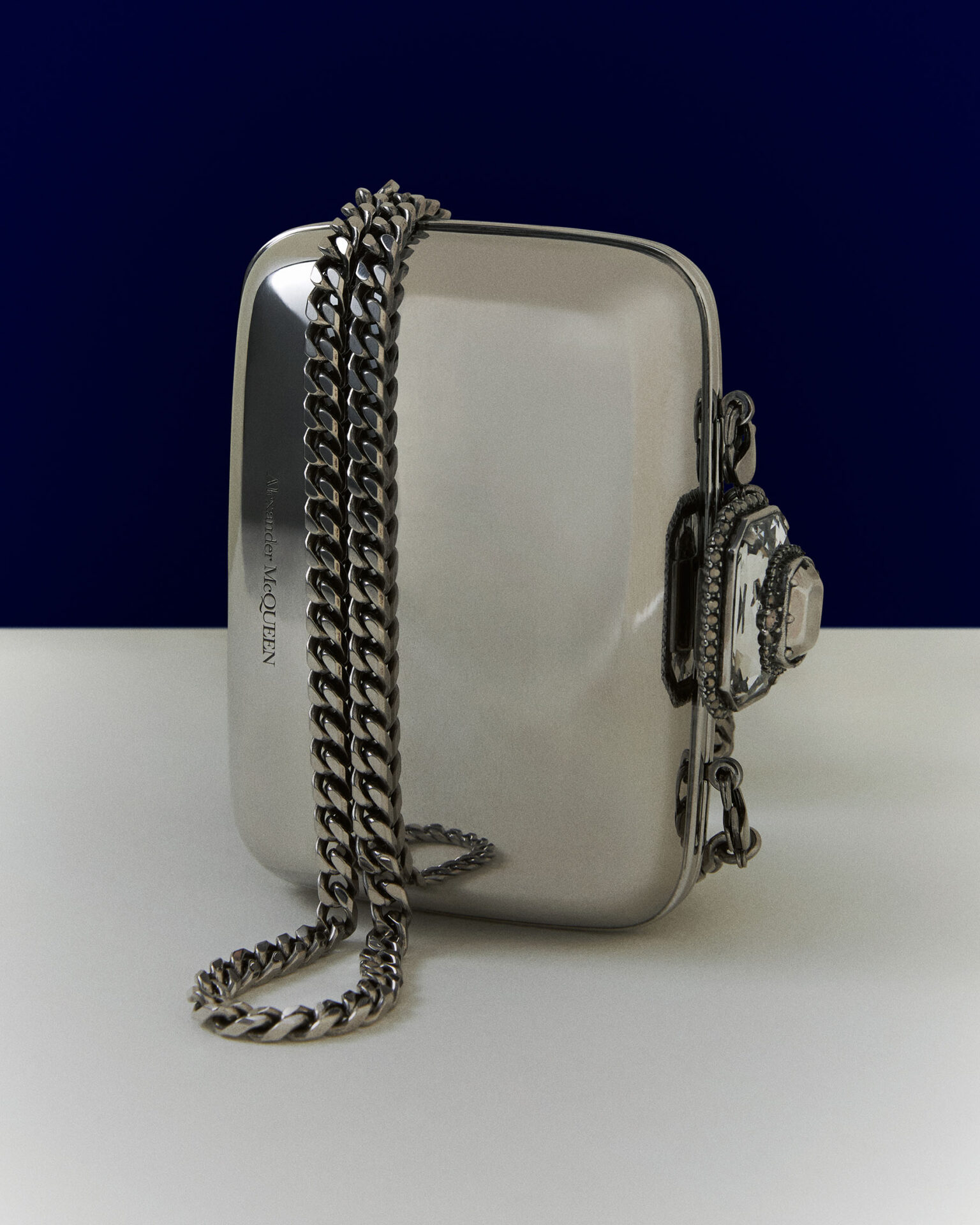 Alexander McQueen、ギフトコレクション発売 メタルスカルアイテムも