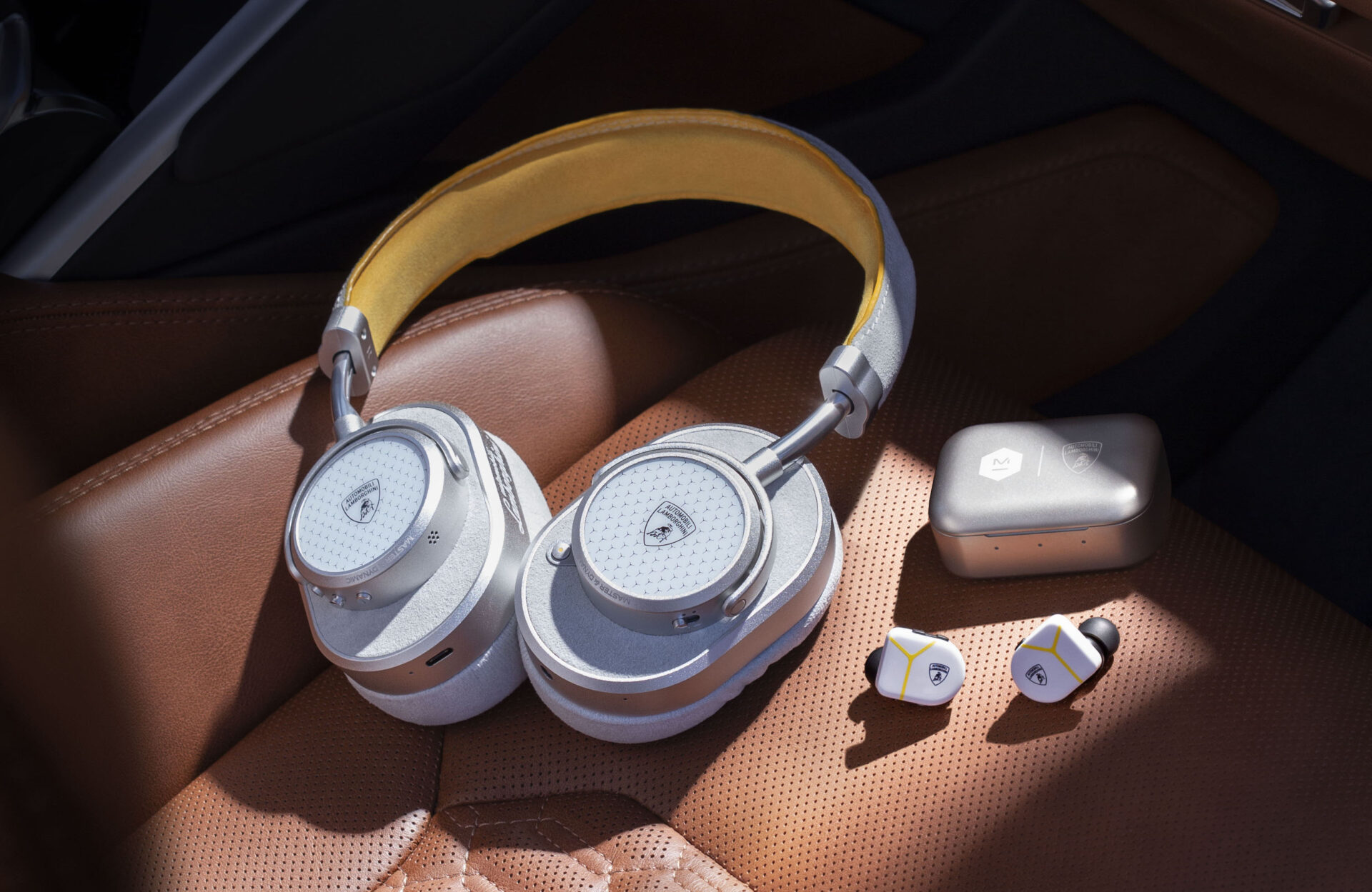 超希少 M&Dランボルギーニコラボ ヘッドホン 元箱付き 超希少 M&Dランボルギーニコラボ ヘッドホン 元箱付き M-