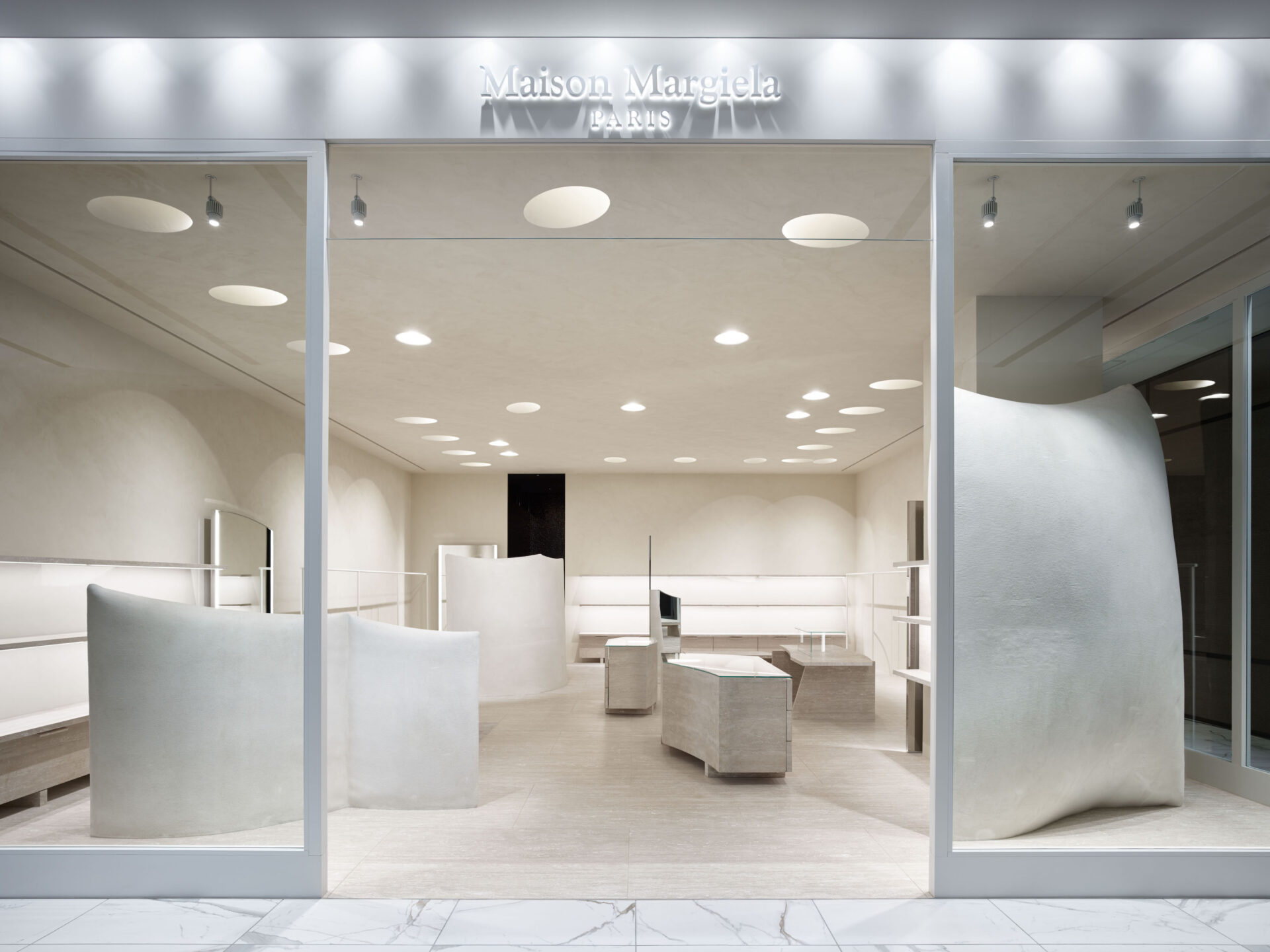 マルジェラ20周年記念展示会カタログ Maison Martin Margiela: 20: The Exhibition - BOOK OF DAYS