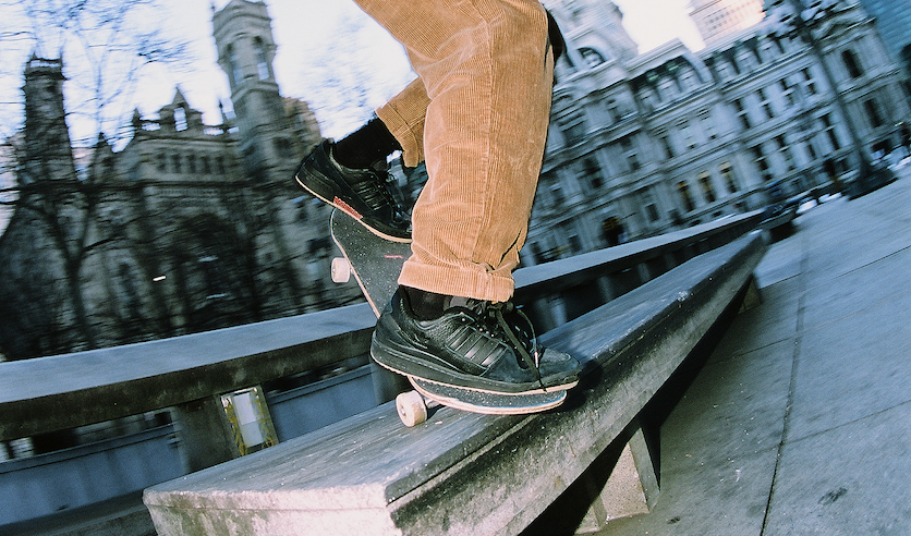 バスケシューズをスケート仕様に　adidas SkateboardingからFORUM 84 ADVの新色発売