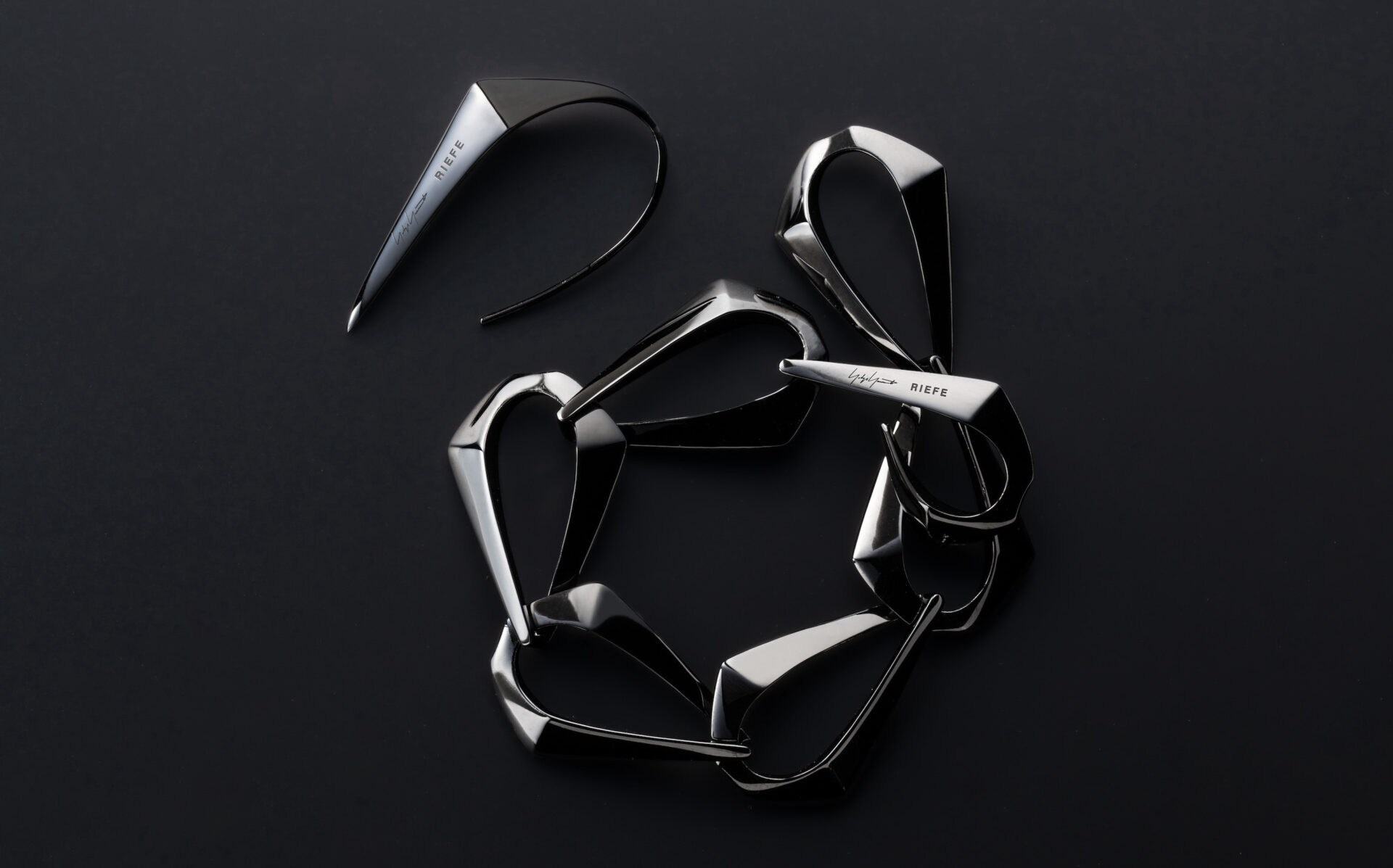 『Yohji Yamamoto riefe』アクセサリーケース Yohji Yamamoto新ジュエリーラインが誕生 | HIGHSNOBIETY.JP（ハイス