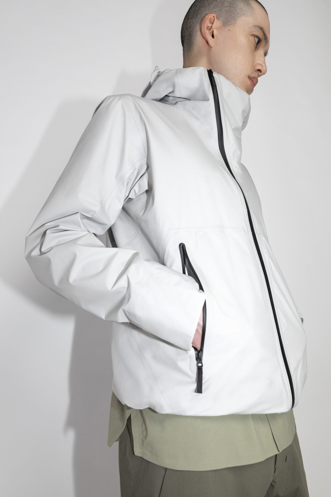 Arc'teryxアーカイブ採用 VEILANCEから都市型レインウェア発売