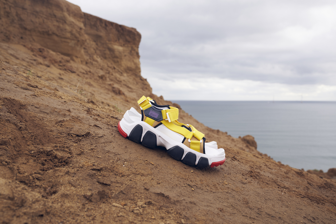 前シーズンモデルをアップデート Onitsuka Tigerから新作サンダル発売