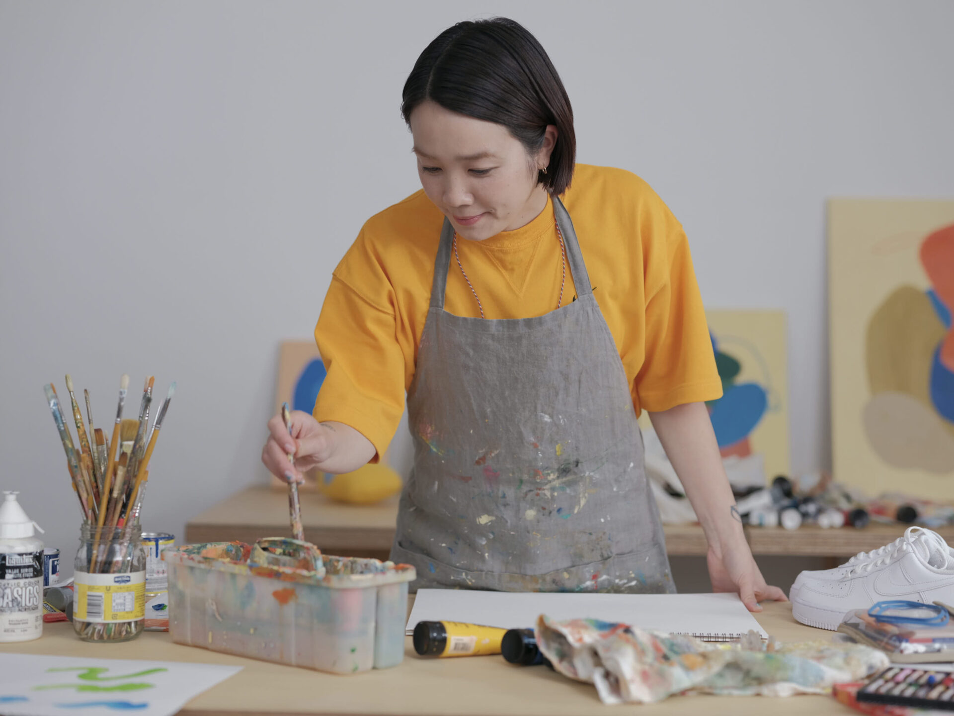 地球色のフライレザー Nike、山瀬まゆみとのコラボシューズ発売