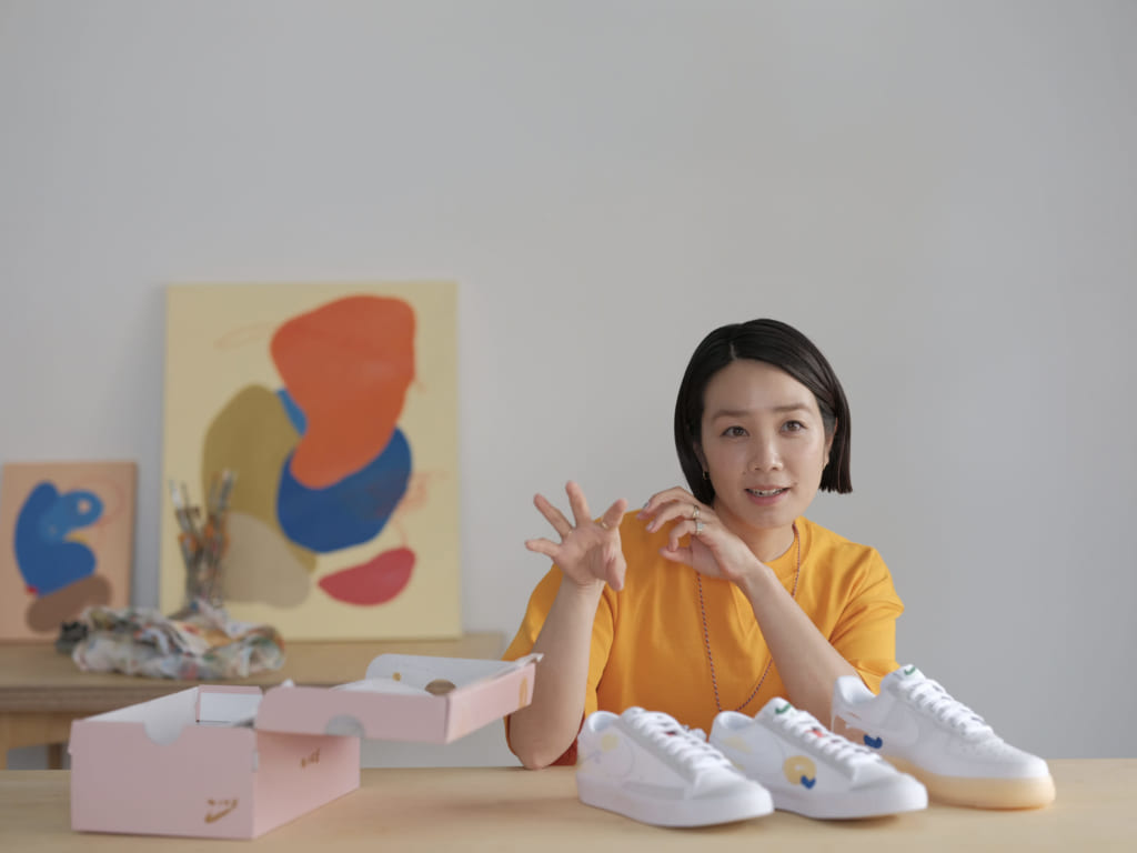 地球色のフライレザー Nike、山瀬まゆみとのコラボシューズ発売