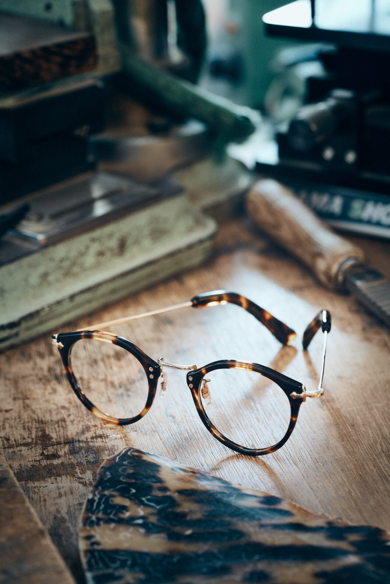 べっ甲メガネ 鼈甲眼鏡 EYEVAN特注のべっ甲眼鏡が登場 | HIGHSNOBIETY.JP（ハイスノバ