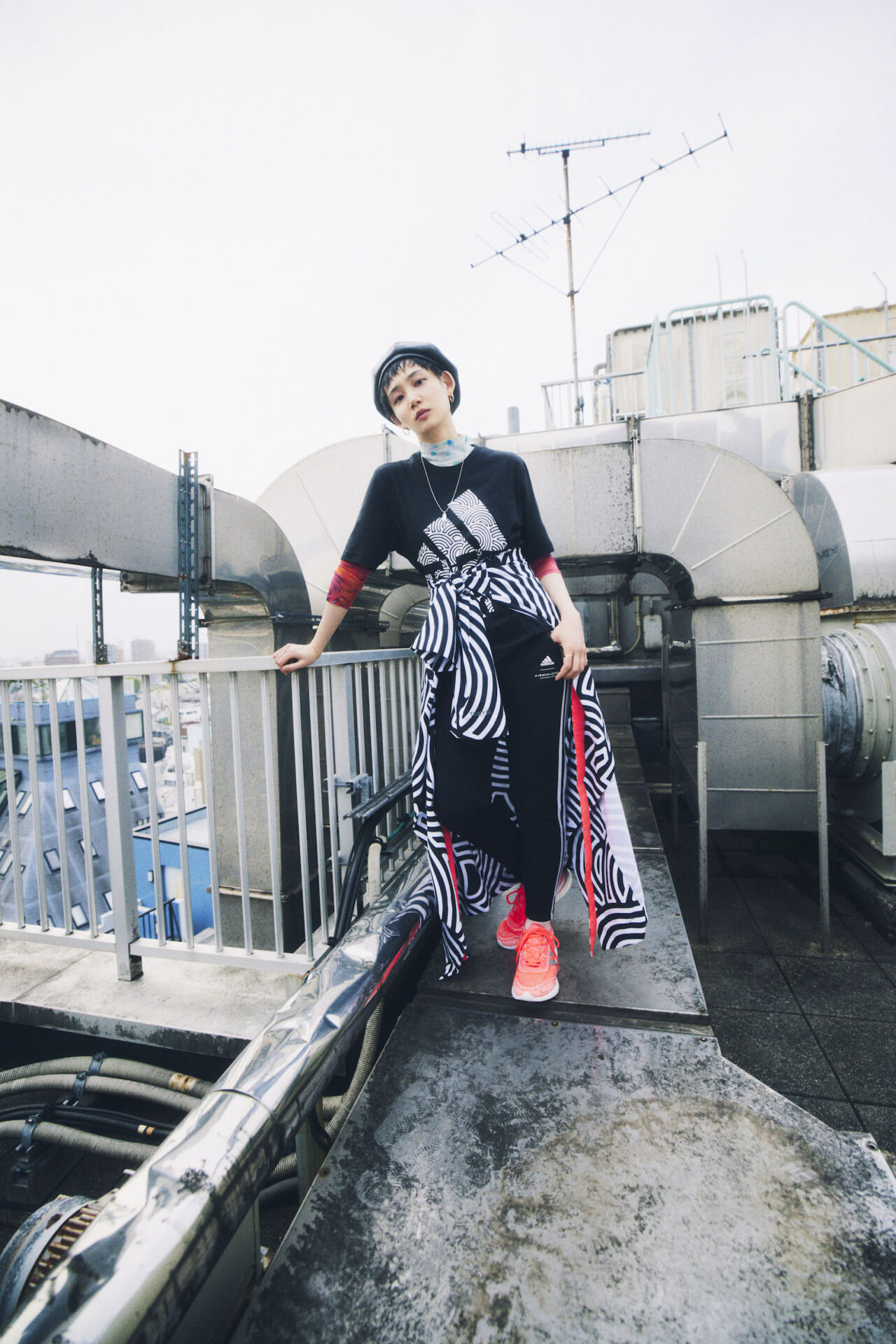 円のグラフィックが踊る adidasコラボコレクション | HIGHSNOBIETY.JP