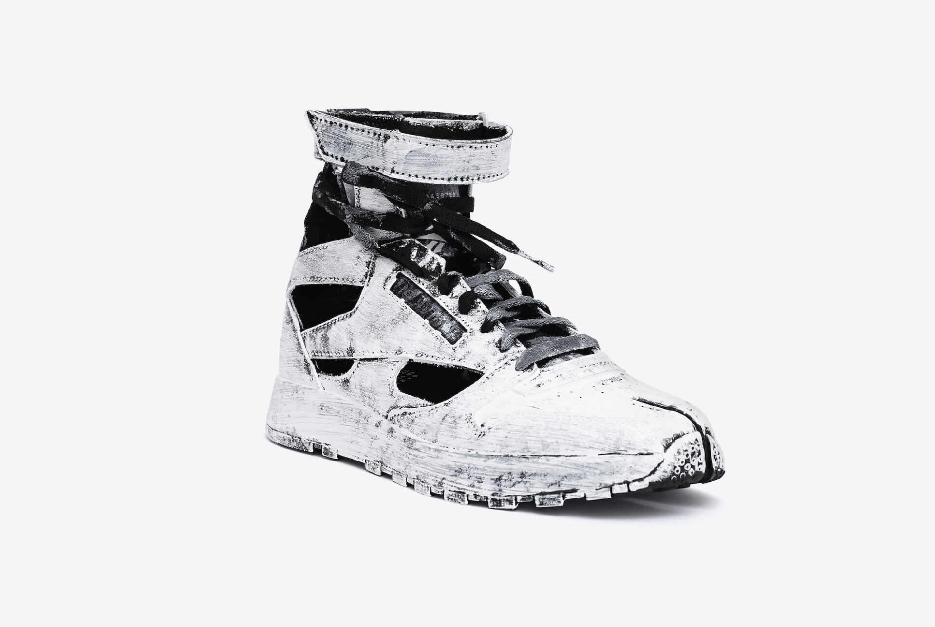 Maison Margiela×Reebok 人気コラボから新作ハイカットモデル発売