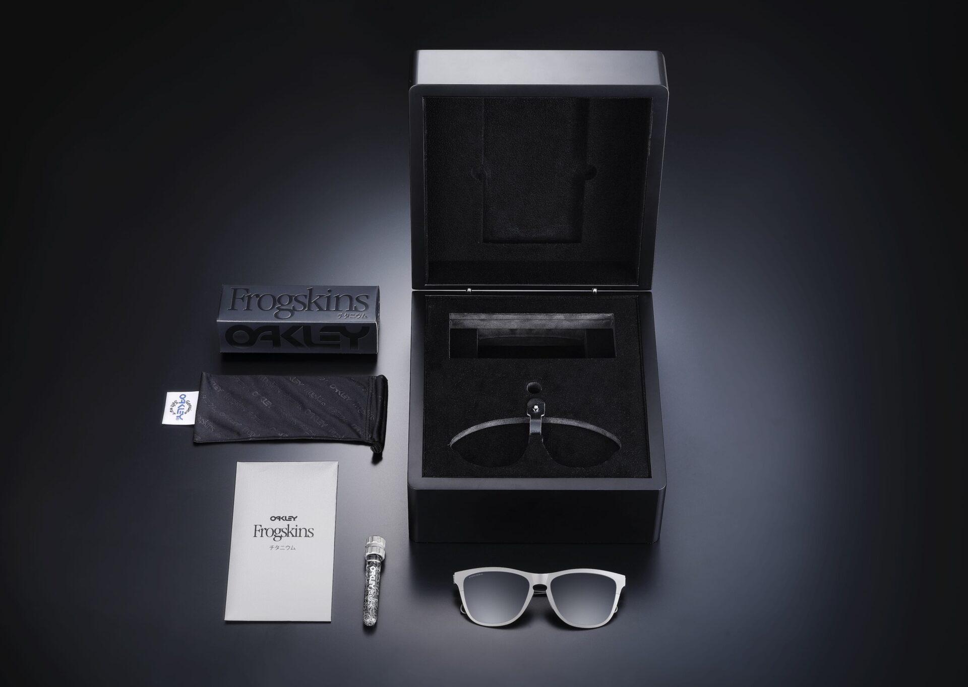 Frogskins-Titanium-Product-