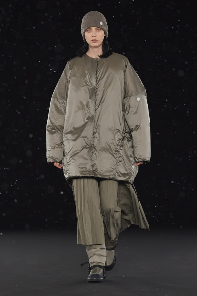 一番の贈り物 2023 MONCLER ダウン モンクレールとハイクコラボ HYKE 