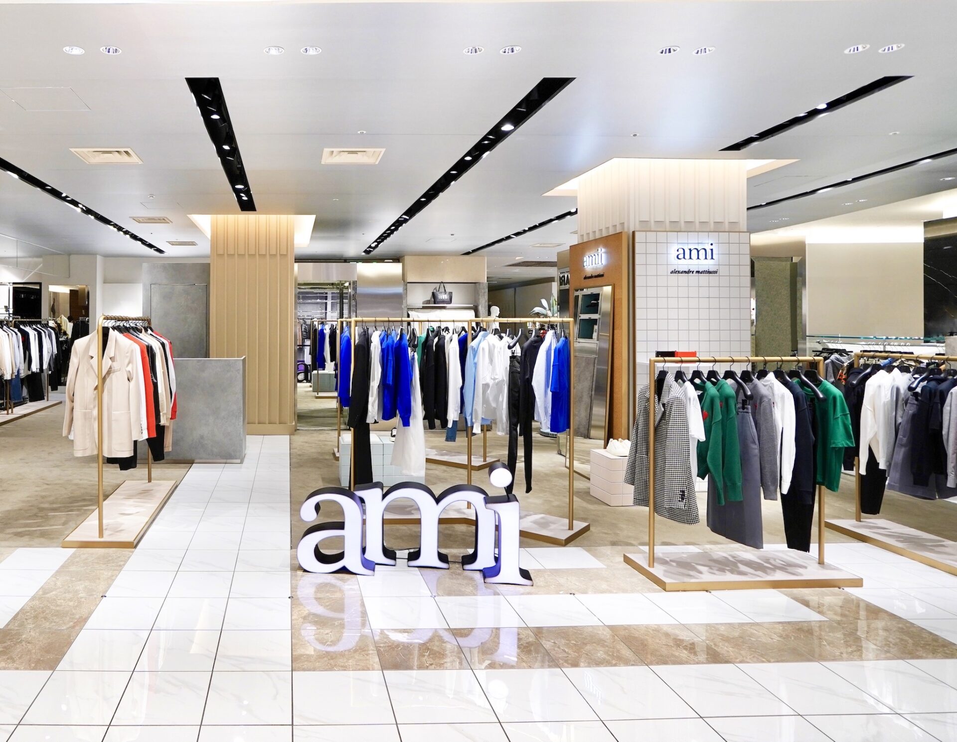 AMI大丸心斎橋店がリニューアル 記念アイテムも発売 | HIGHSNOBIETY.JP