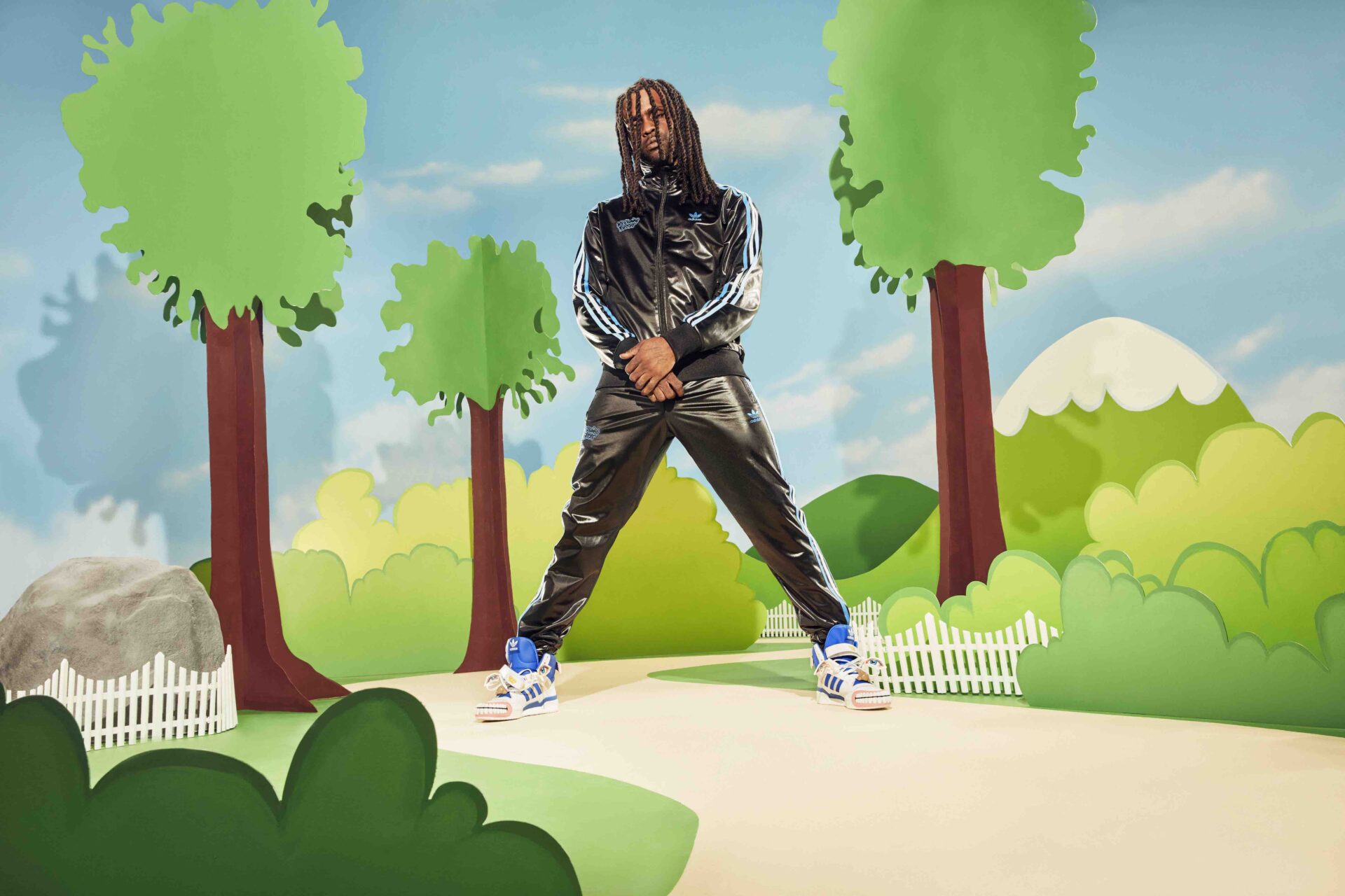 新品タグ付　Adidas カーウィンフロスト　トレーナー 奇妙なデザインの「フォーラム」が登場──アディダス オリジナルスと