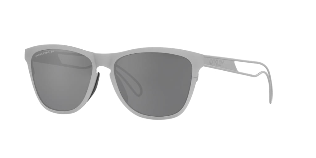 OAKLEY、鯖江製Frogskins限定モデルを再販売 | HIGHSNOBIETY.JP