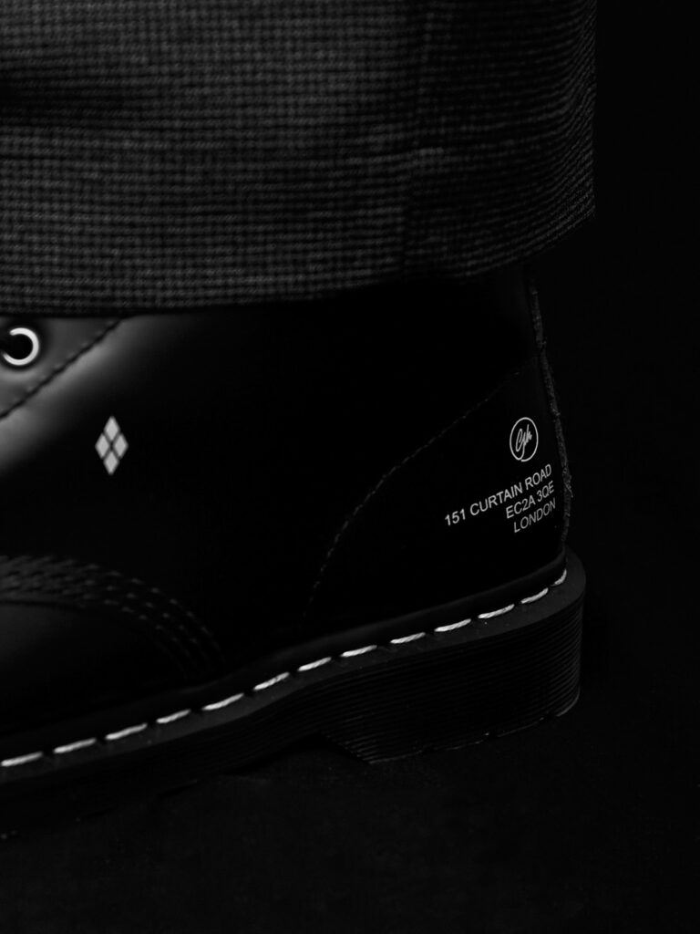 カルト的人気セレクトショップ「GOODHODD」とDr.Martensのコラボ 