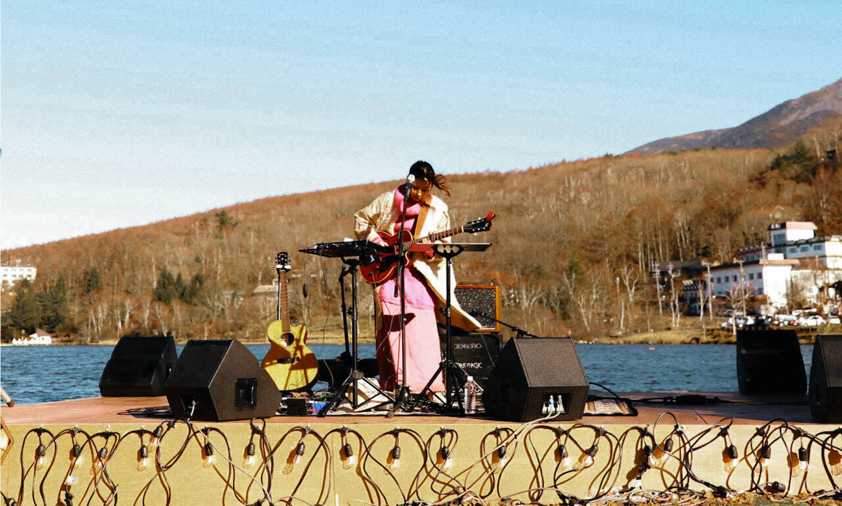 湖のほとりで音楽やサウナを楽しむ野外イベント「湖畔の時間 2021」開催