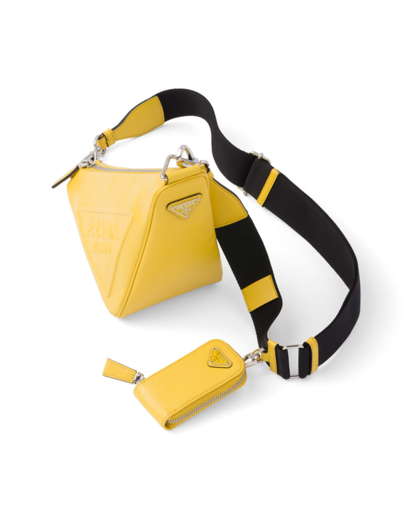 PRADA トライアングルロゴを立体化した新作バッグを発売 