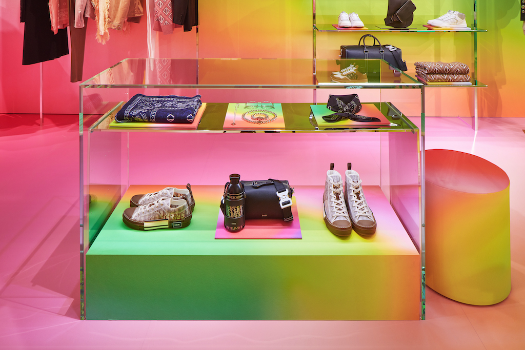 DIOR サマーコレクションにフォーカスしたポップアップを東京・神宮前