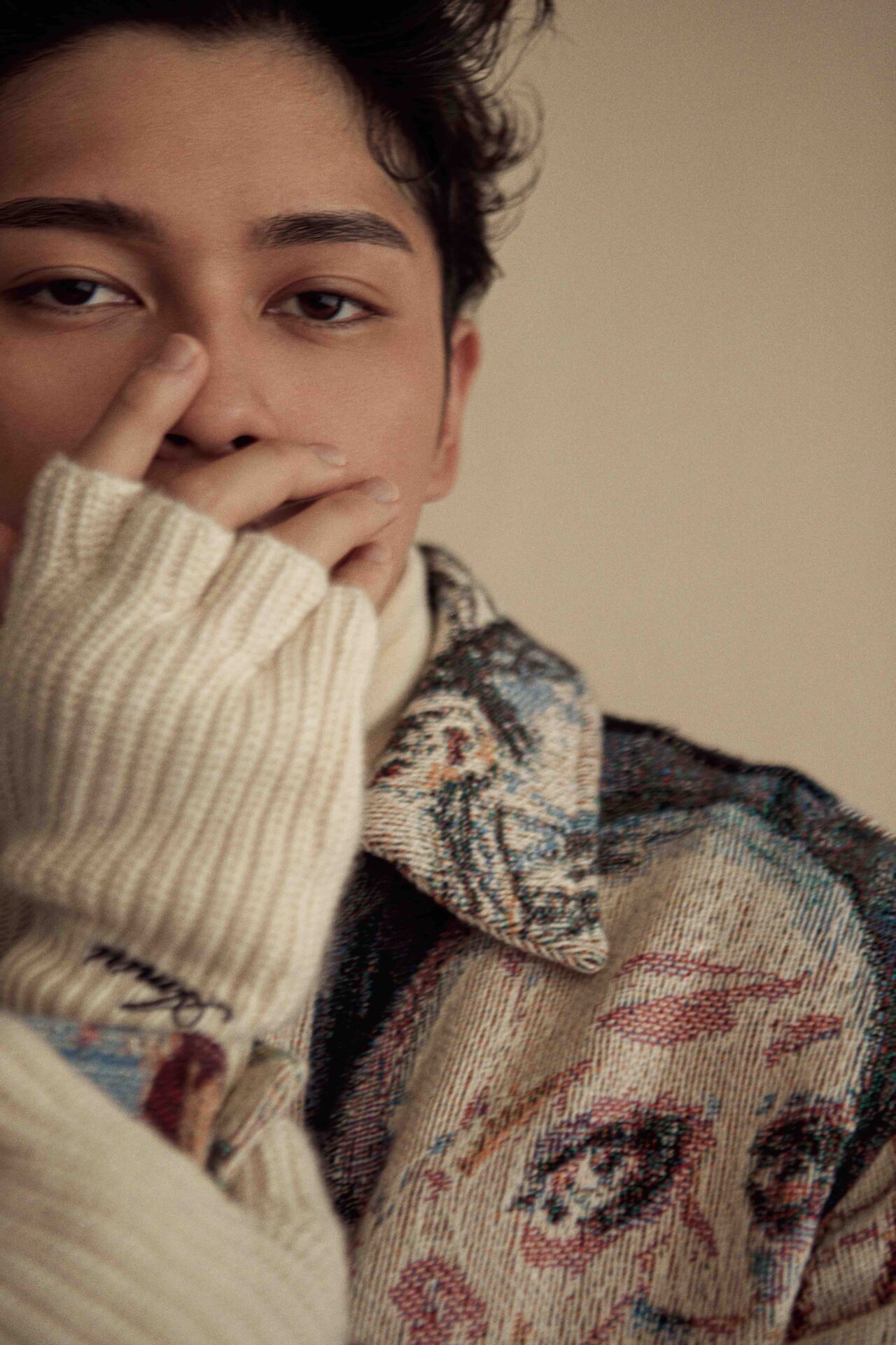 眞栄田郷敦、AMIRIと彫刻するアートな世界 | HIGHSNOBIETY.JP（ハイス