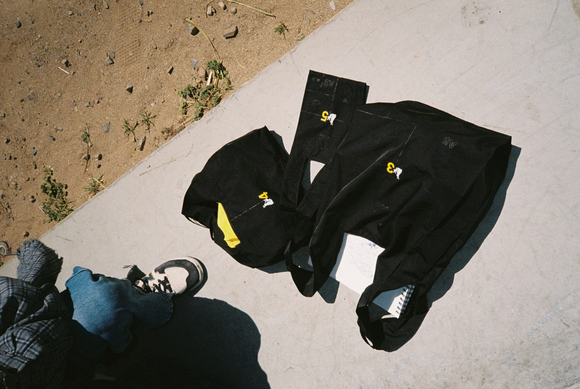 nana-nana × #FR2 うさぎモチーフのアイコニックなコラボアイテム発売