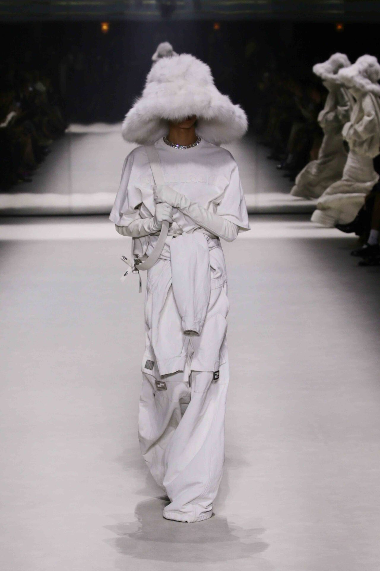 FENDI、「バゲット」25周年でランウェイショー MARC JACOBSらとコラボ