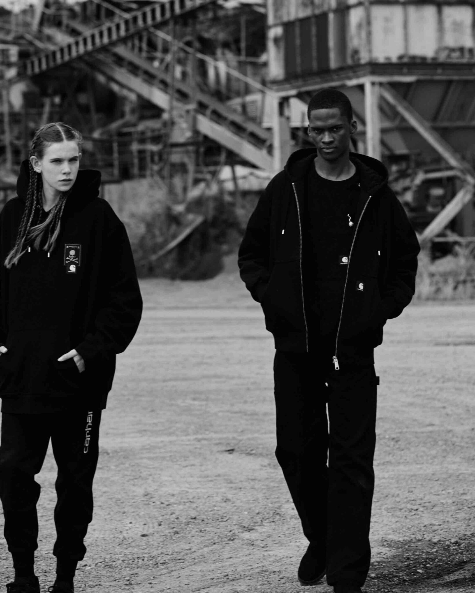 【美品】★CARHARTT×mastermind・カーハート×マスターマインド★メンズ スカル刺繍入フードジャケット M★濃紺★[NEW]★19fb62 Carhartt WIP × mastermind JAPAN、2022年秋冬コレクション発売