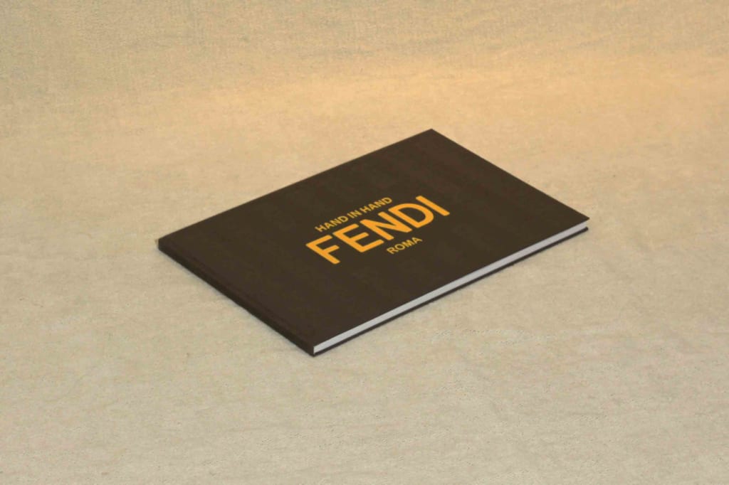 FENDI、プロジェクト「ハンド・イン・ハンド」記念書籍発売 「バケット