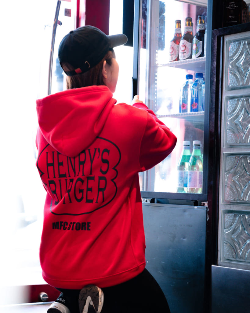 MFC STORE × HENRYʼS BURGER、コラボアイテム発売。ポップアップ