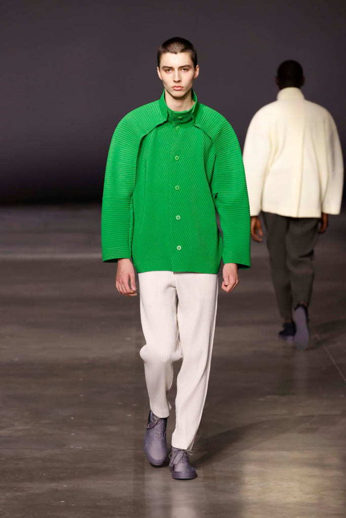 HOMME-PLISSÉ-ISSEY- 