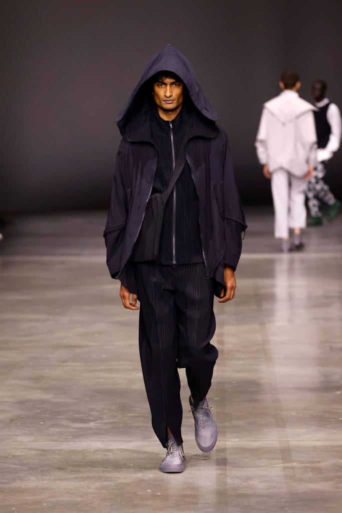HOMME PLISSÉ ISSEY MIYAKE 2023年秋冬コレクション | HIGHSNOBIETY.JP 
