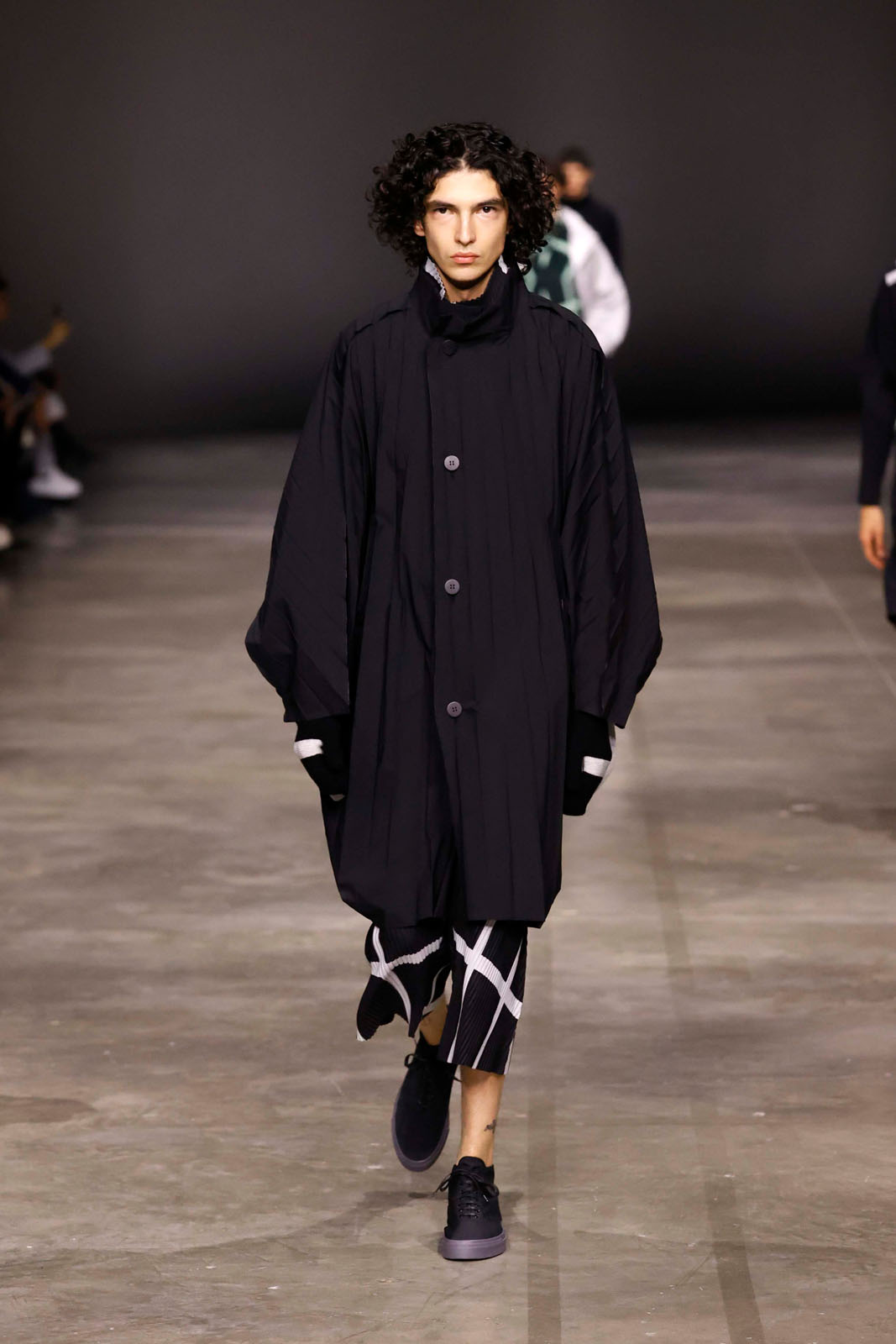 HOMME PLISSÉ ISSEY MIYAKE 2023年秋冬コレクション | HIGHSNOBIETY.JP