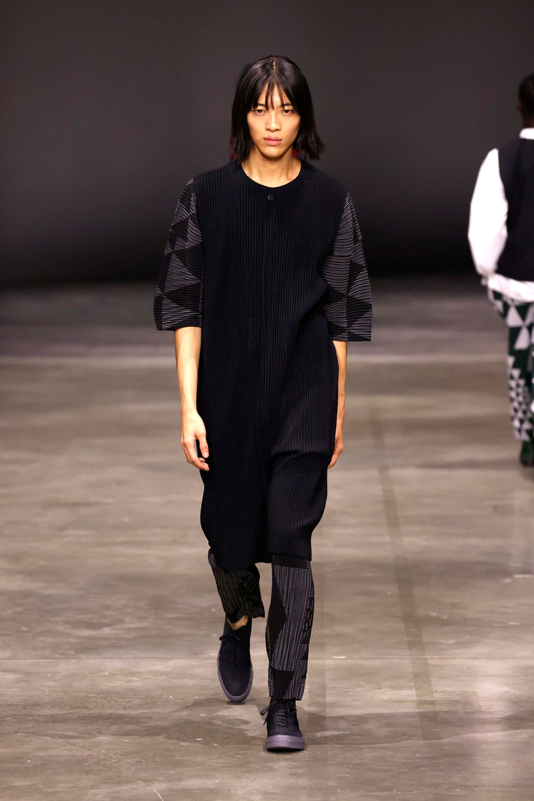 HOMME PLISSÉ ISSEY MIYAKE 2023年秋冬コレクション | HIGHSNOBIETY.JP