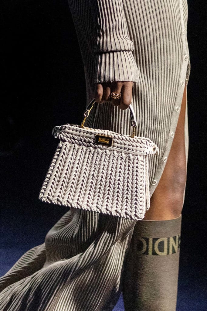 FENDI 2023年秋冬コレクションを発表「さりげない破壊」でエレガンス