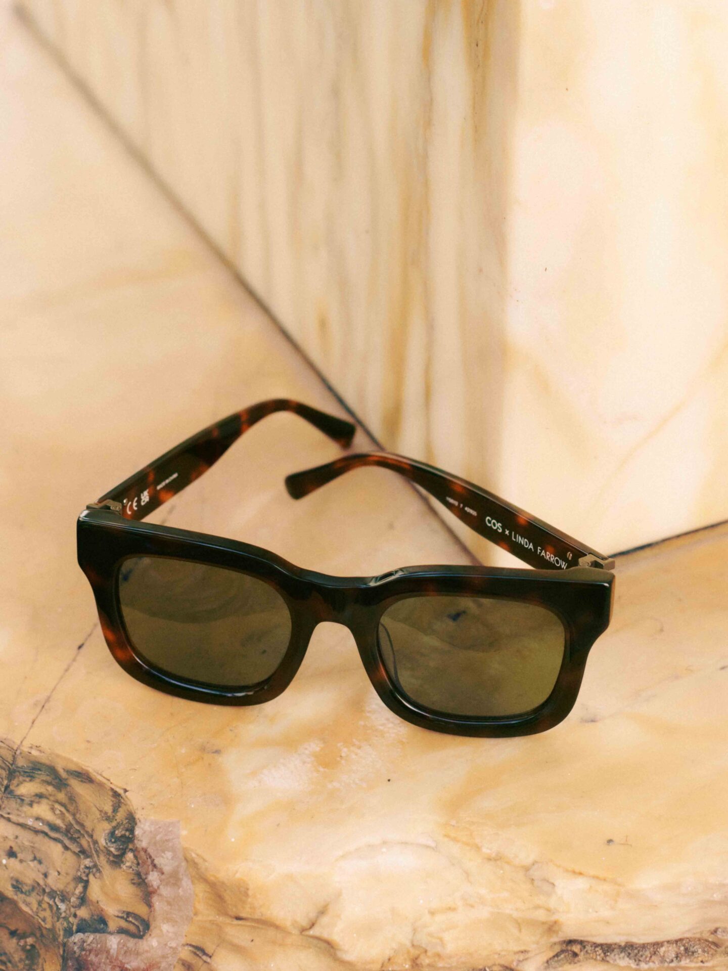 [完売品•即日発送]COS X LINDA FARROW オーバルサングラス COS x LINDA FARROW サングラス - メルカリ