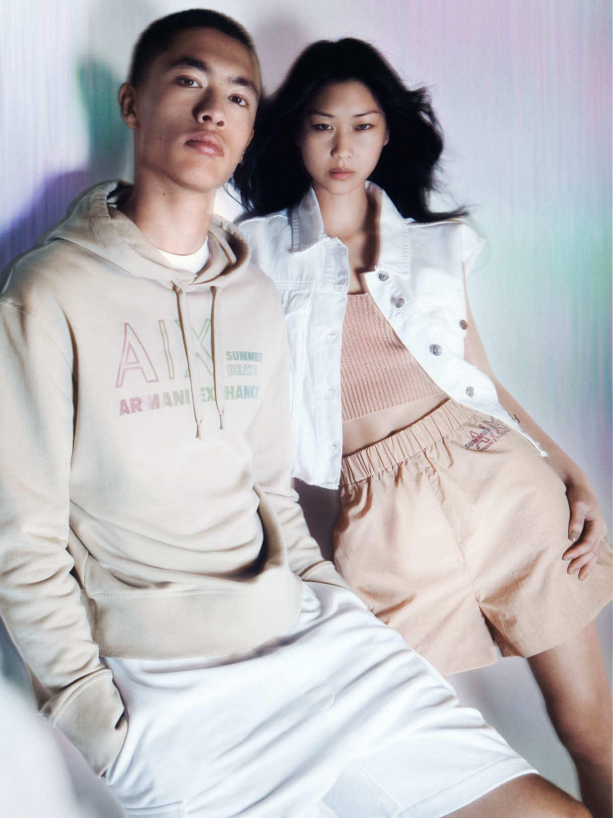 A|X ARMANI EXCHANGE、2023年春夏新作「Summer Beats」発売。野外
