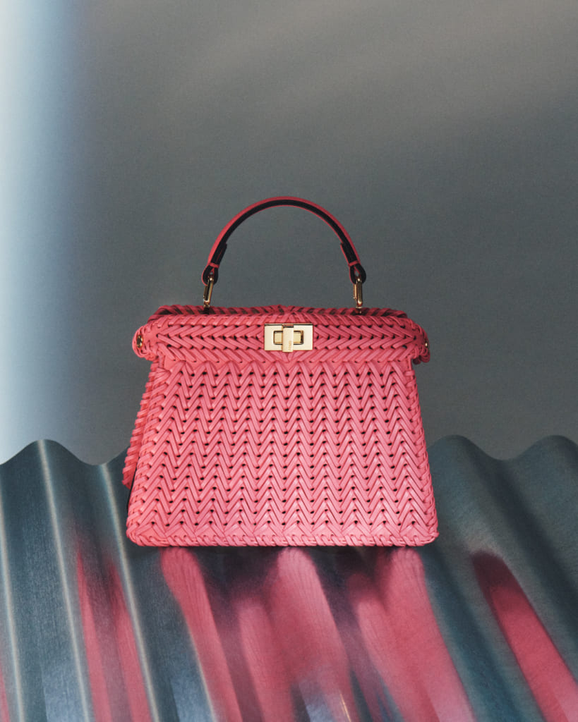 FENDI、アイコンバッグ「ピーカブー」の新作登場 | HIGHSNOBIETY.JP 