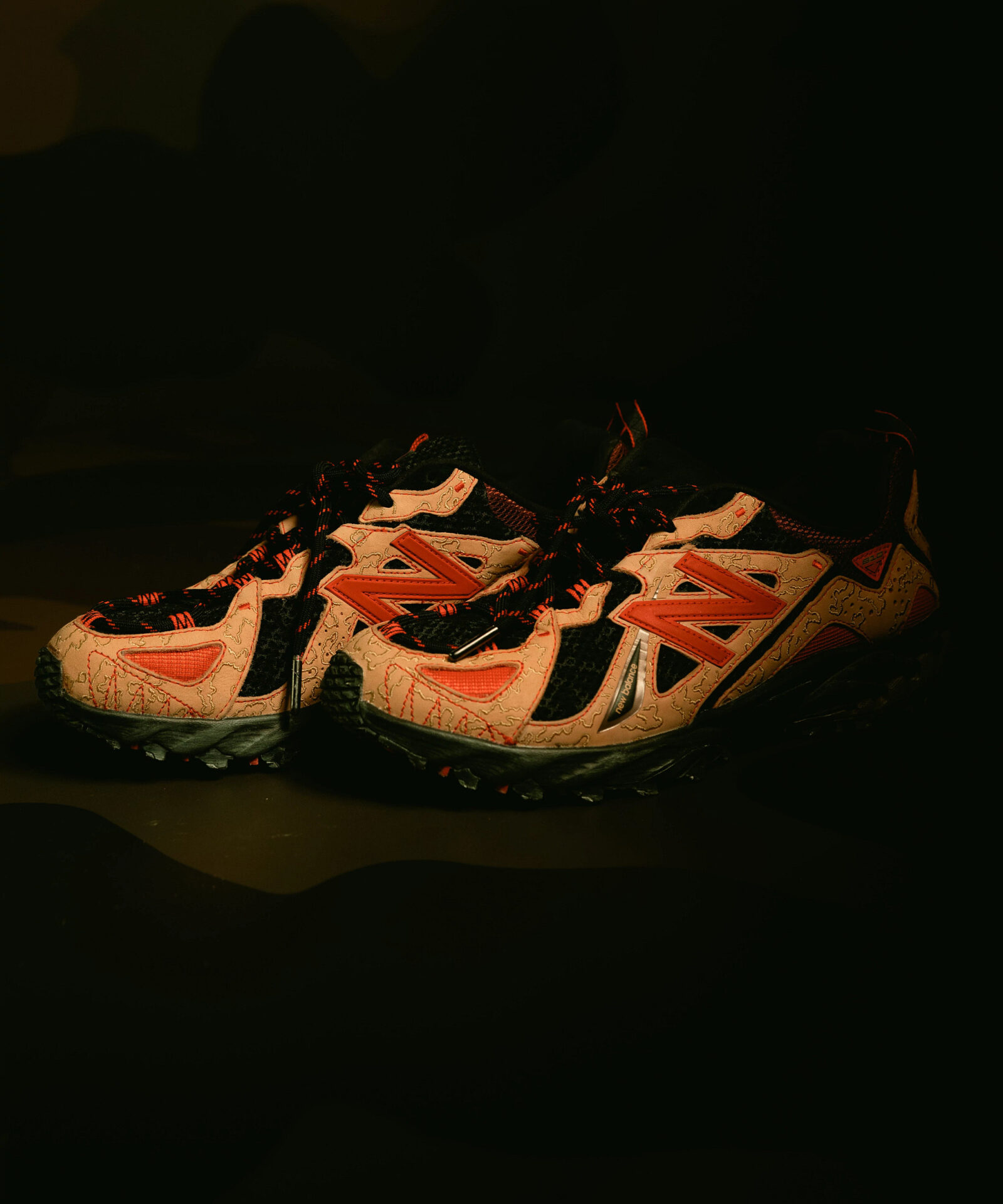 new balance飾り New Balance × ジョー・フレッシュグッズ、カモフラージュパターンの