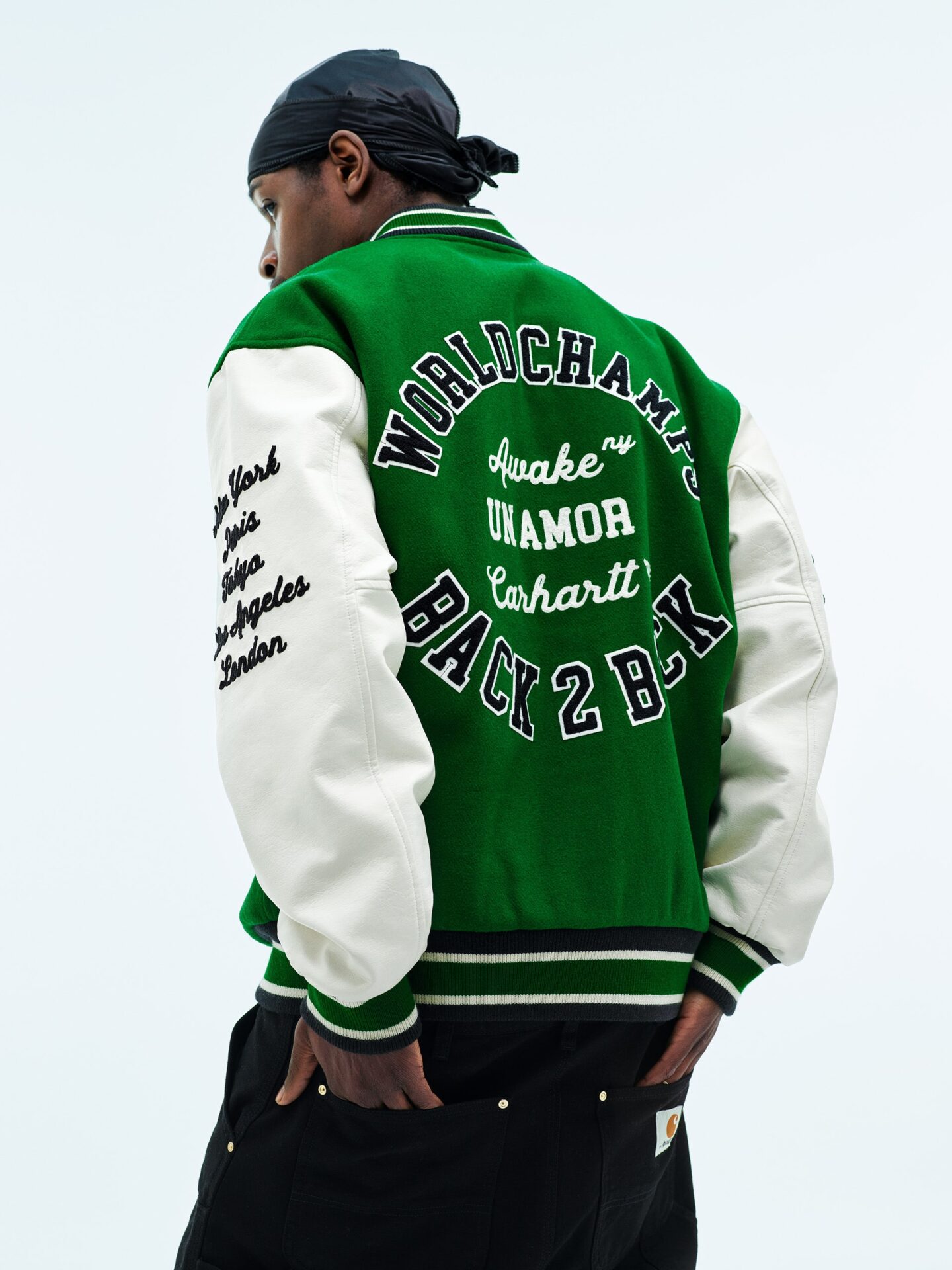 Carhartt WIP × Awake NY、フラワーモチーフの新作コラボアイテム発売