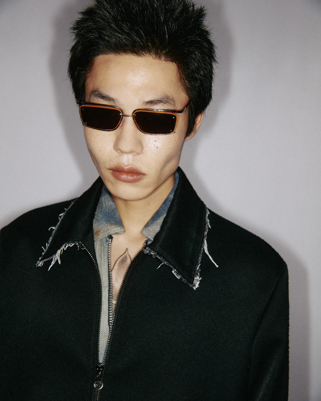 DIESEL × EssilorLuxottica、コラボサングラス登場 | HIGHSNOBIETY.JP