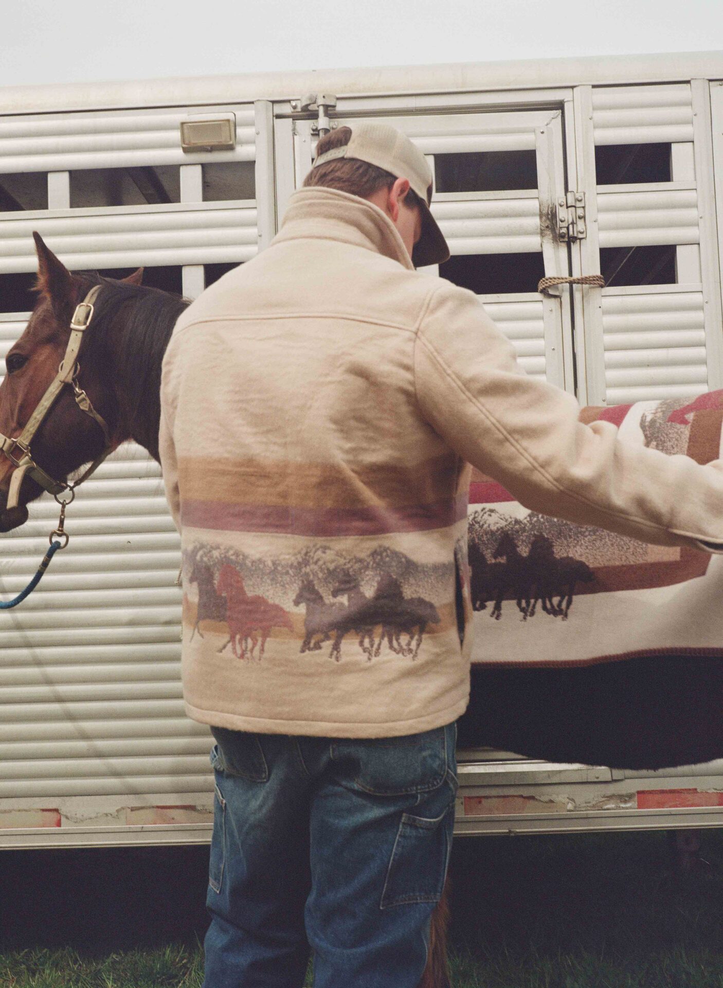 ウールリッチ／ワンオブジーズデイズ  コラボ ブランケット WOOLRICH × One of These Days、カウボーイを落とし込んだコラボ