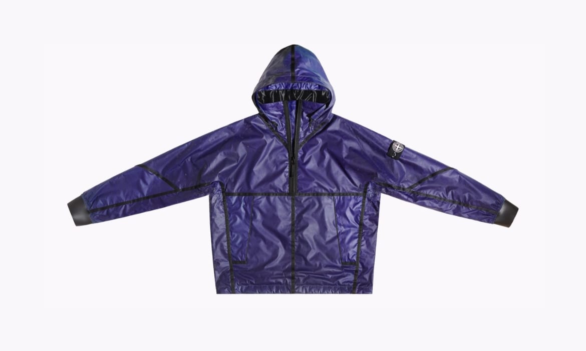 STONE ISLAND、温度で色が変化するジャケット発売